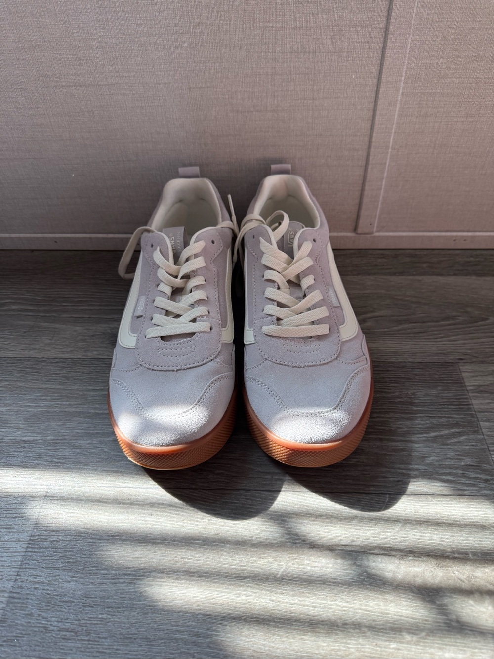 Vans Women's Sneakers in Light Gray with Gum Sole